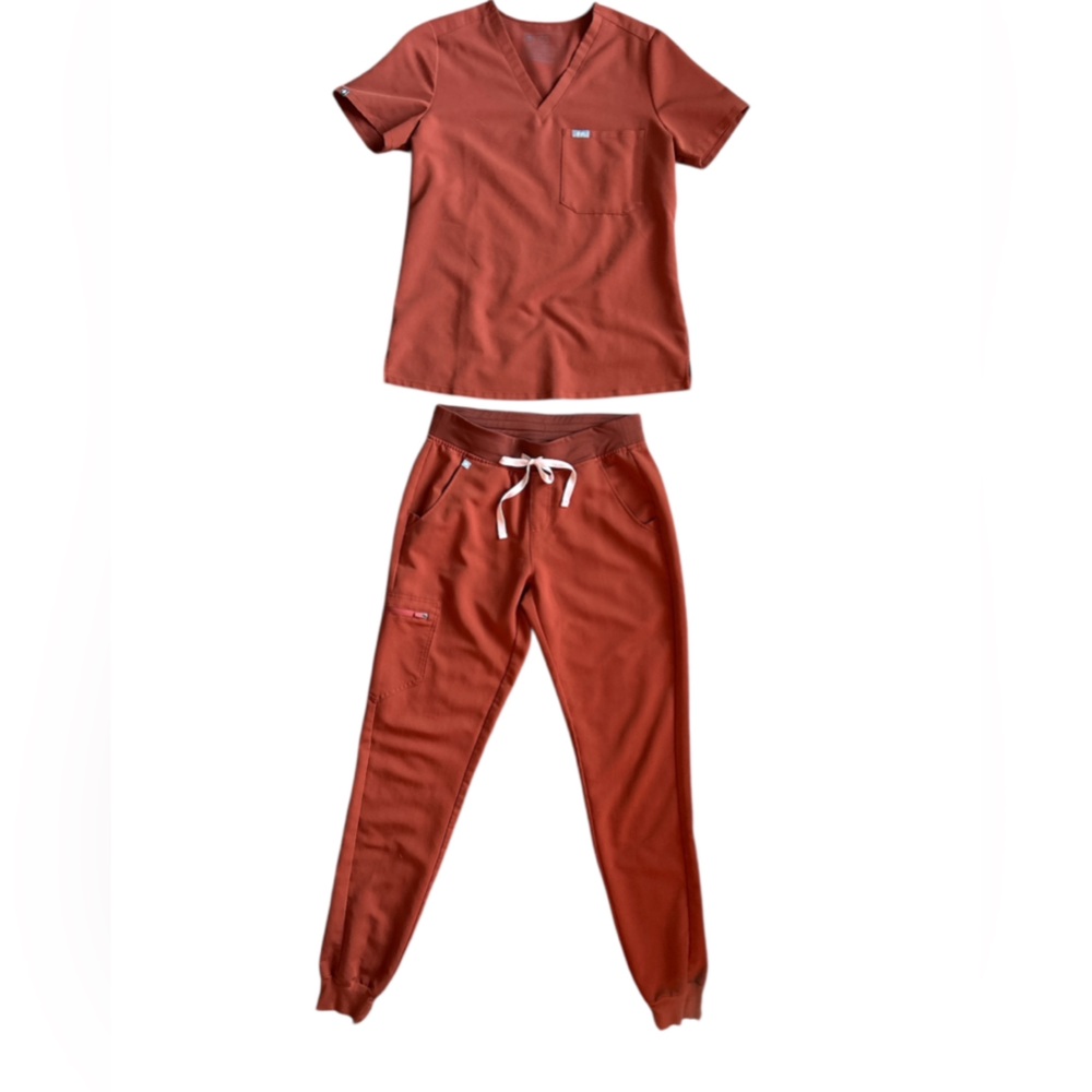 Figs Women's Rust Scrub Set